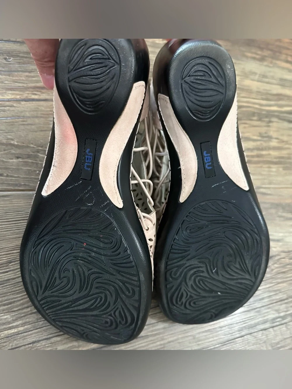 JBU by Jambu laser cut wedge sandals cream peep toe shoes women’s 8.5 NELLY